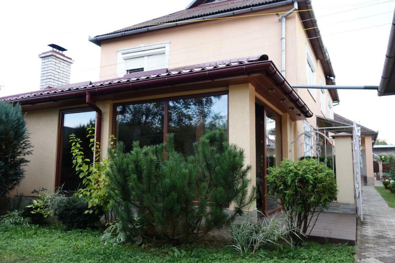 Сучасний Котедж У Центрі Сваляви Swaljawa Exterior foto